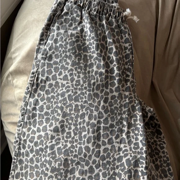 Leopard Print Stretch Wide-Leg Pants by Vintage Havana - Picture 6 of 11